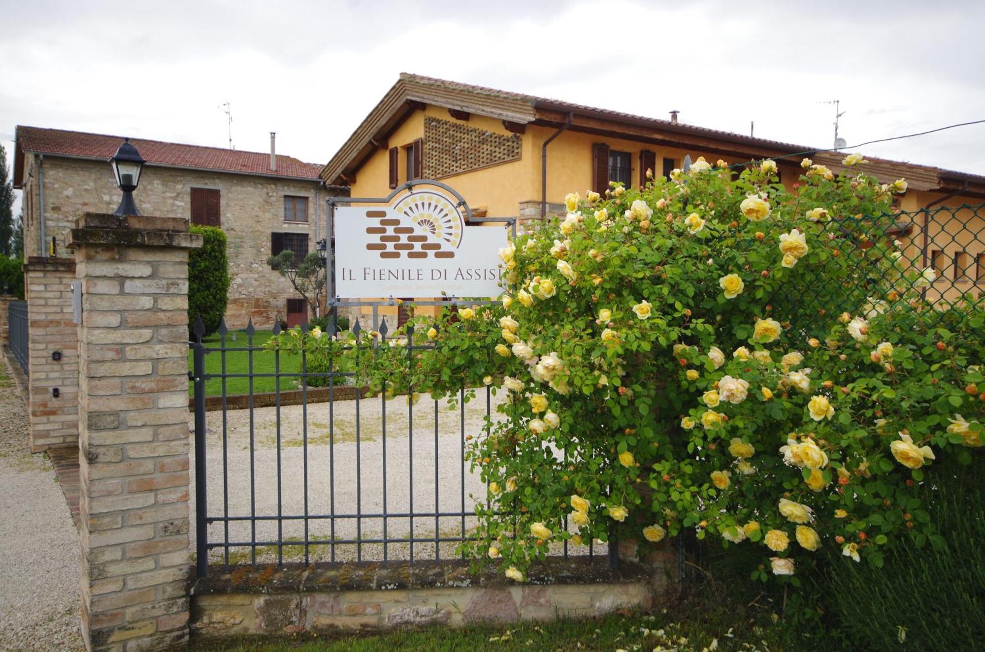 Il Fienile Di Assisi Villa Exterior foto