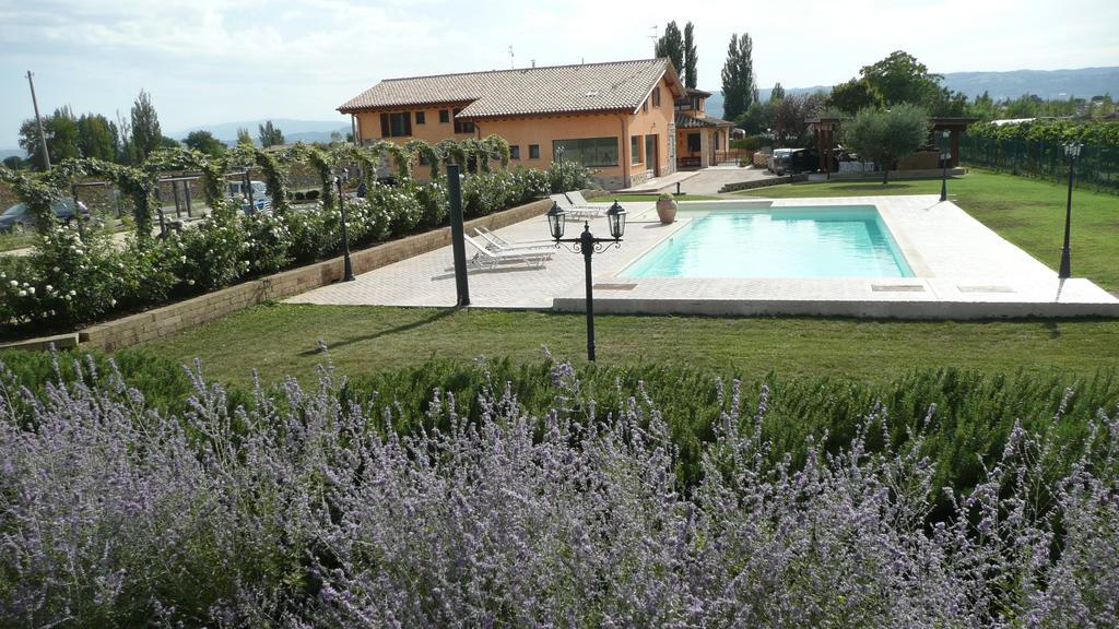 Il Fienile Di Assisi Villa Exterior foto