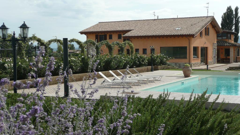 Il Fienile Di Assisi Villa Exterior foto